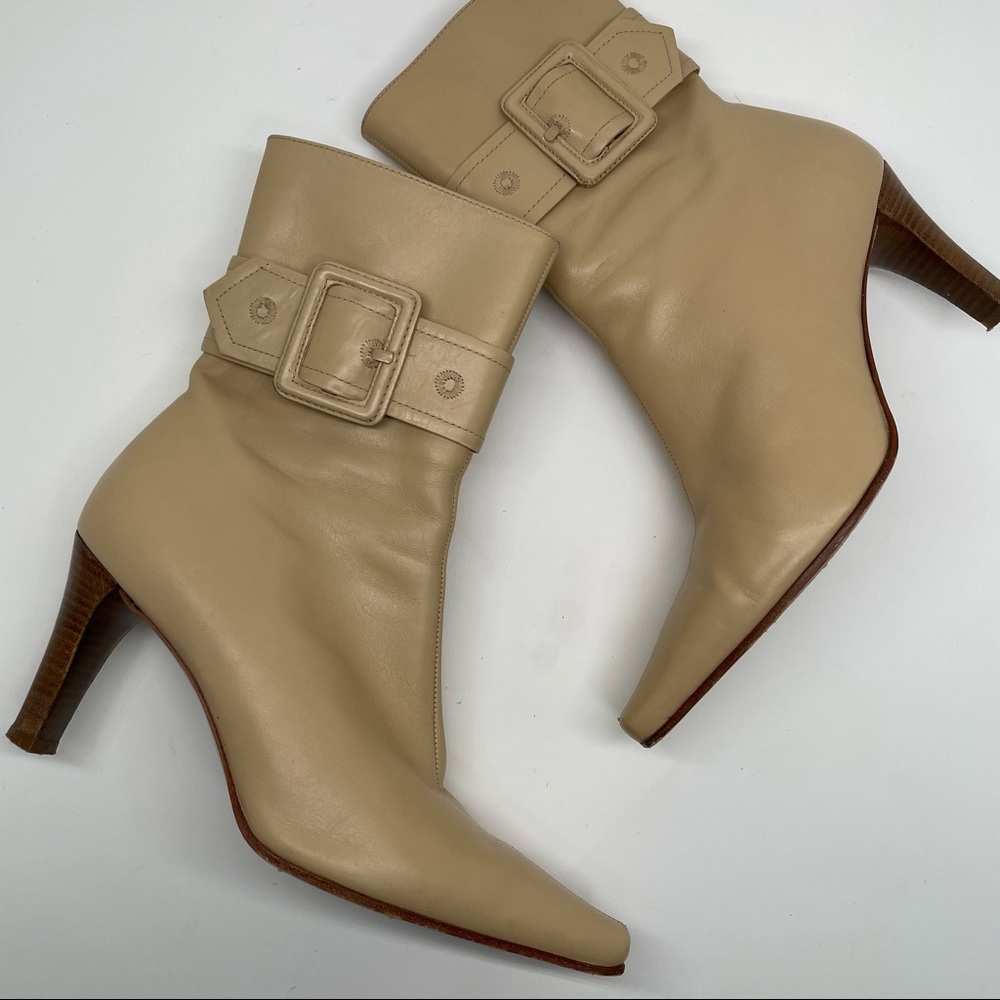 Antonio Melani Tan Glove Fit Leather Ankle Boots Women's Size 6